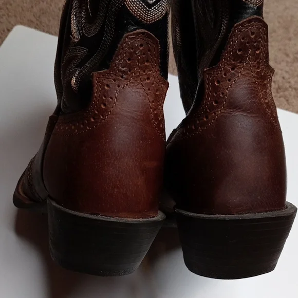 NWOT Justin Boots Black and Brown Men display picture 1